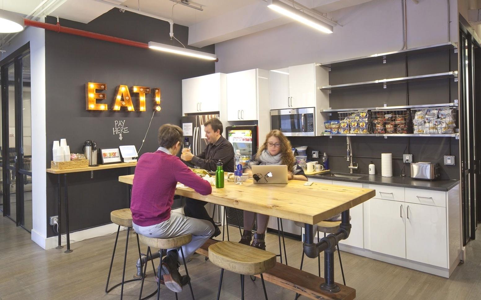 Spazio di lavoro dedicato alla creazione di script per video e presentazioni